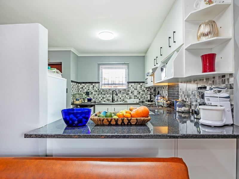 House For Sale in Langeberg Heights, Kraaifontein - Photo 4