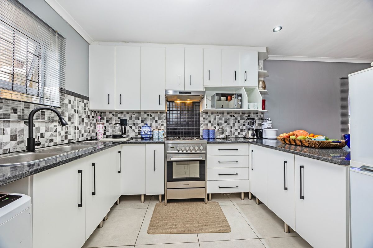 House For Sale in Langeberg Heights, Kraaifontein - Photo 2