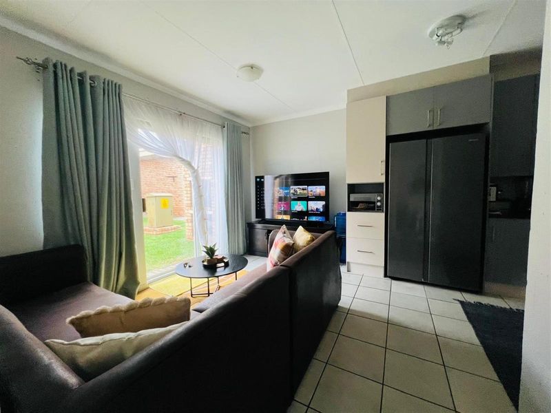Apartment For Sale in Bonanne, Vanderbijlpark - Photo 6