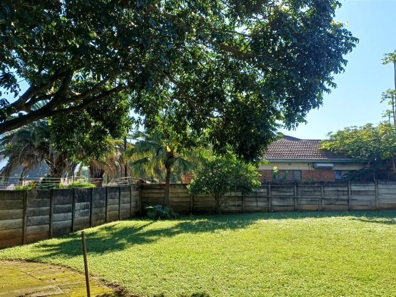 Neat 3‐Bedroom Family Home with Double Garage, Patio and Splash Pool - Photo 6