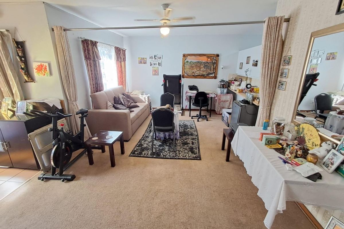 3 Bedroom Townhouse For Sale in Zwartkop Centurion Gauteng - Photo 4