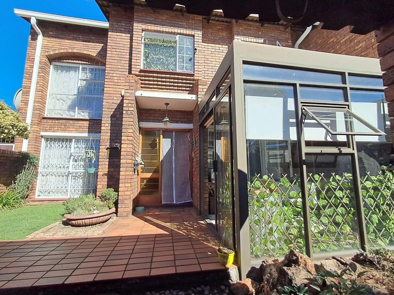 3 Bedroom Townhouse For Sale in Zwartkop Centurion Gauteng - Photo 3