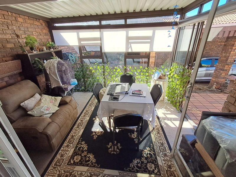 3 Bedroom Townhouse For Sale in Zwartkop Centurion Gauteng - Photo 8