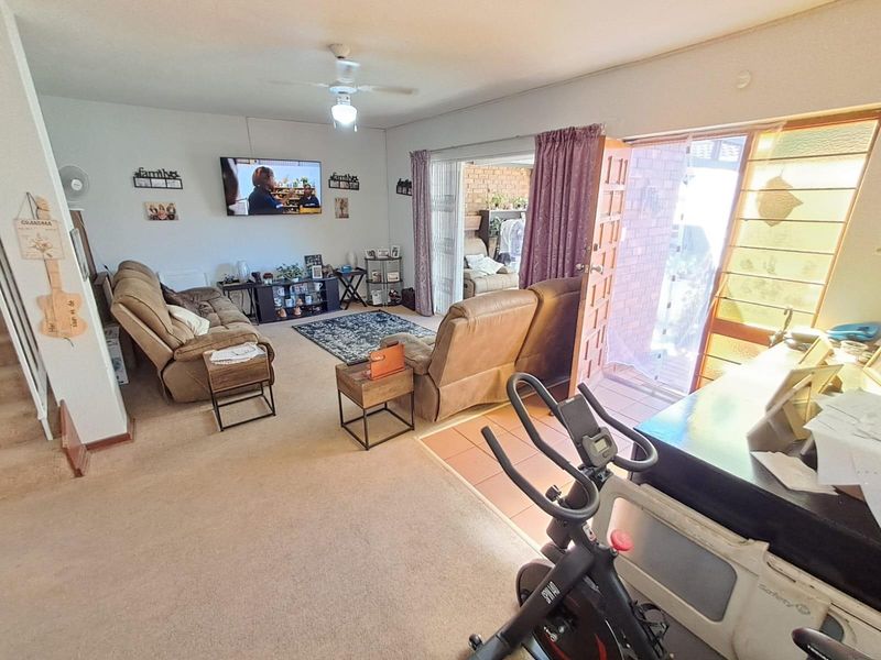 3 Bedroom Townhouse For Sale in Zwartkop Centurion Gauteng - Photo 5