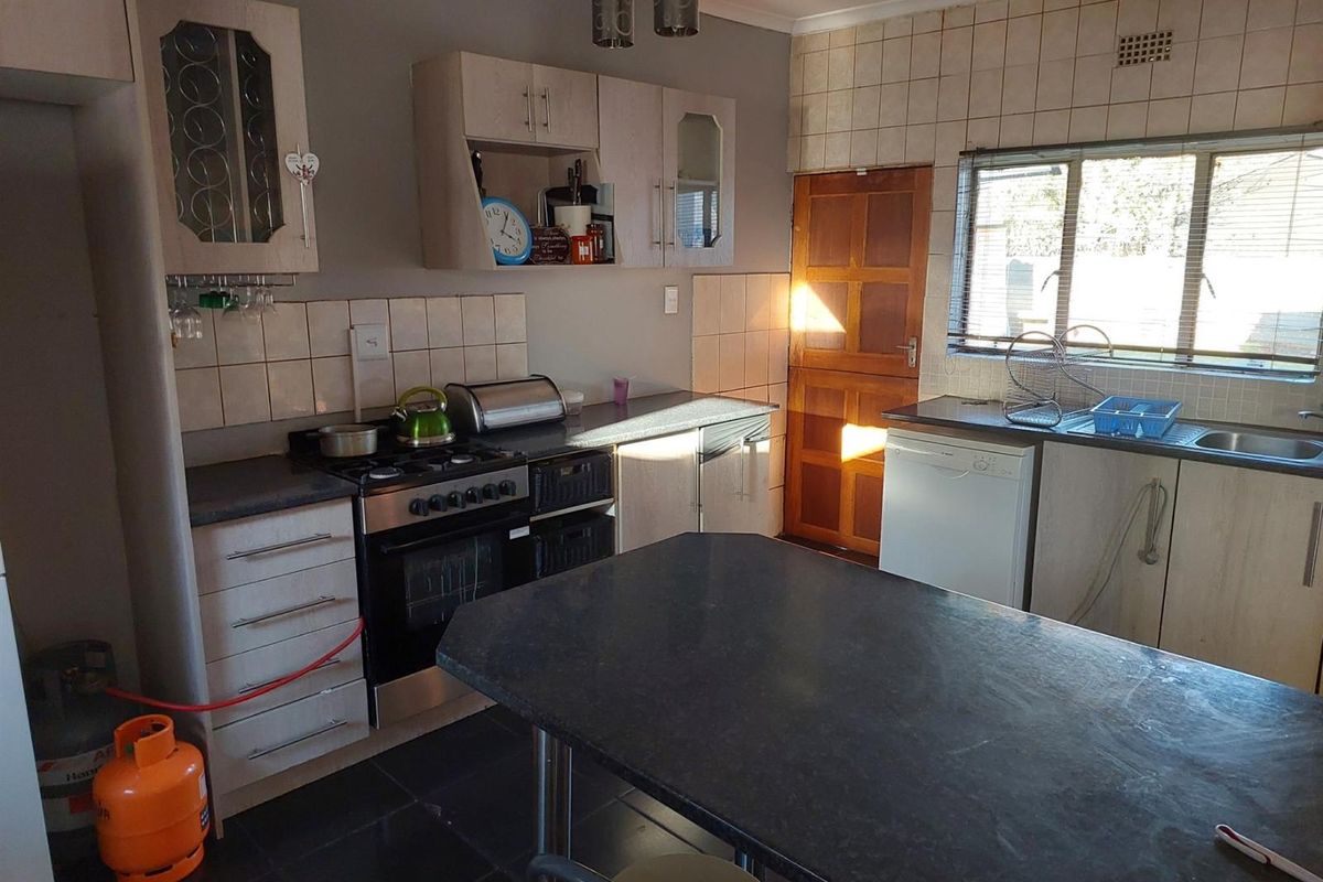 House To Rent in Van Dyk Park Boksburg Gauteng - Photo 2