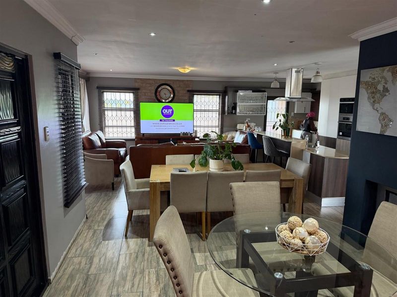 4 Bedroom House To Rent in Kibler Park, Johannesburg - Photo 4
