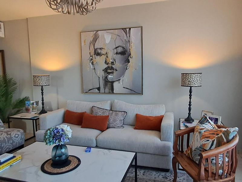 Stunning Apartment For Sale in Umhlanga Central, Umhlanga, KwaZulu Natal - Photo 2