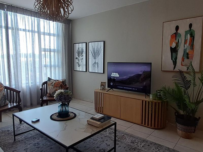 Stunning Apartment For Sale in Umhlanga Central, Umhlanga, KwaZulu Natal - Photo 3