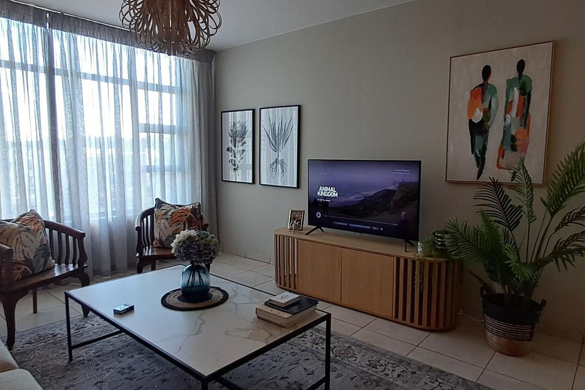 Stunning Apartment For Sale in Umhlanga Central, Umhlanga, KwaZulu Natal - Photo 3