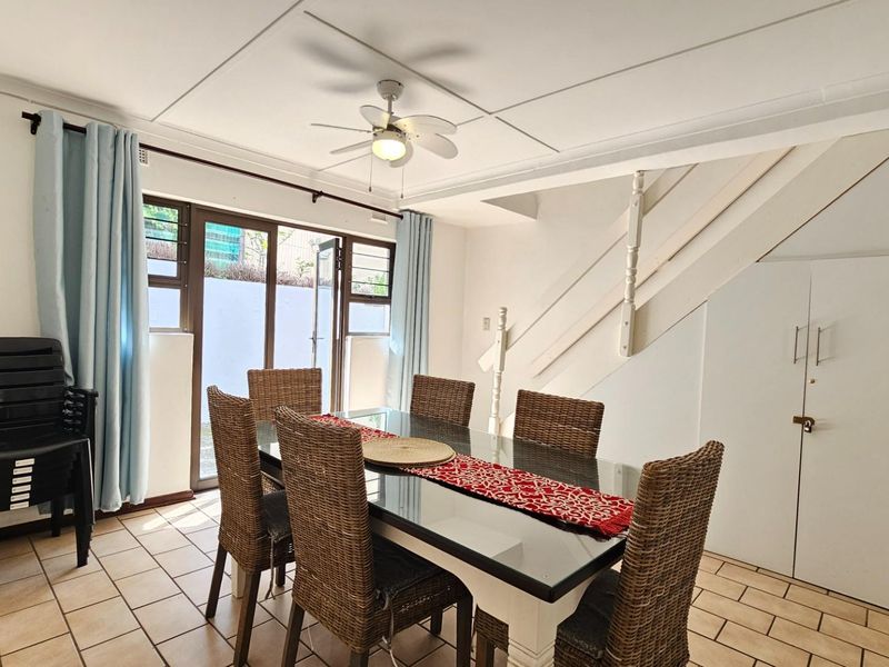 Three Bedroom Duplex in Uvongo  Walking distance to Beach and Restaurants - Photo 4