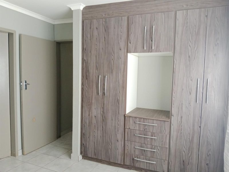House to Rent in The Orchards, Akasia, Spacious Family Home in a Prime Location - Photo 9