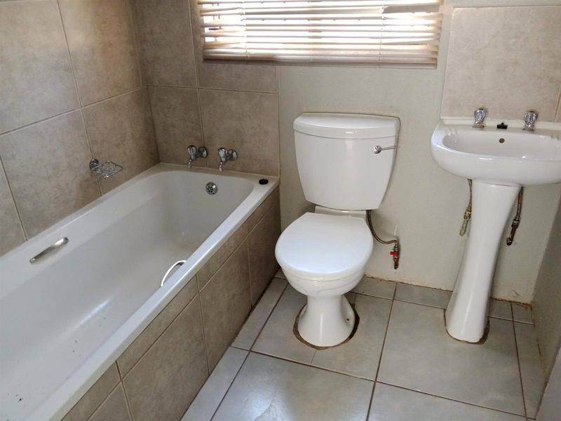 House to Rent in The Orchards, Akasia, Spacious Family Home in a Prime Location - Photo 8