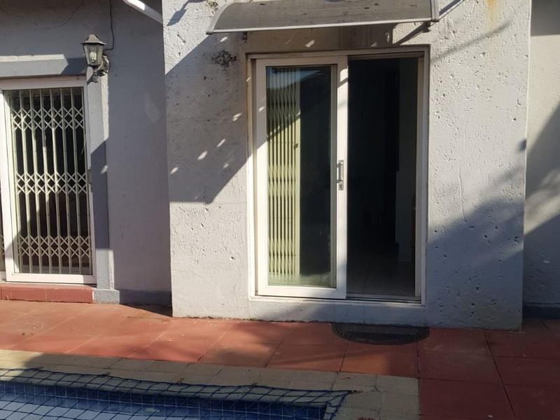 3Bedroom House For Sale in Orange Grove, Johannesburg - Photo 2