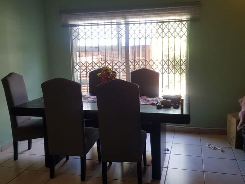 3Bedroom House For Sale in Orange Grove, Johannesburg - Photo 8