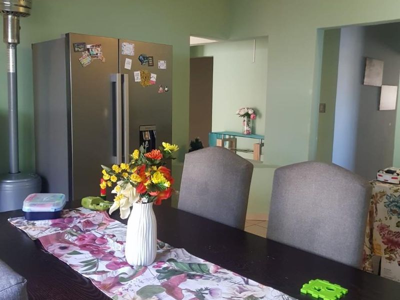 3Bedroom House For Sale in Orange Grove, Johannesburg - Photo 7