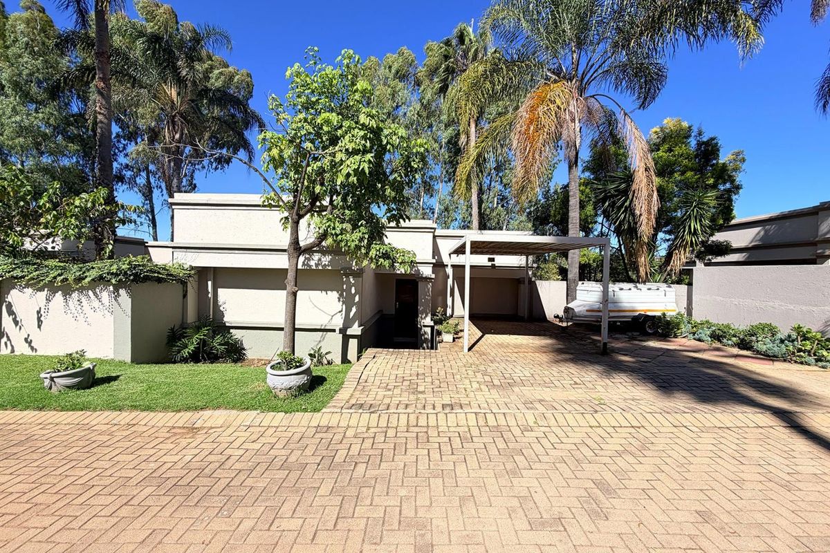 2-Bedroom Townhouse For Sale in Jukskei Park - Photo 2
