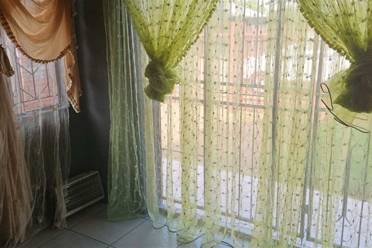 House For Sale in Roodepan, Kimberley - Photo 4
