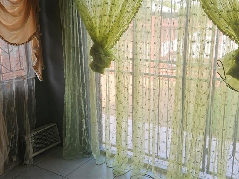 House For Sale in Roodepan, Kimberley - Photo 4