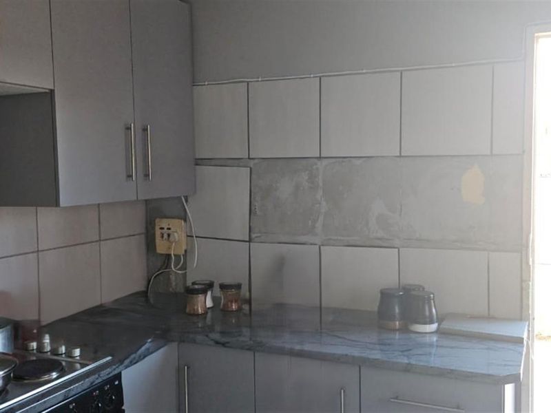 House For Sale in Roodepan, Kimberley - Photo 6