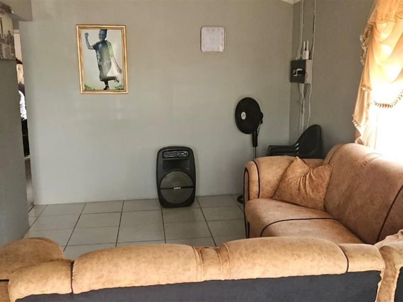 House For Sale in Roodepan, Kimberley - Photo 3