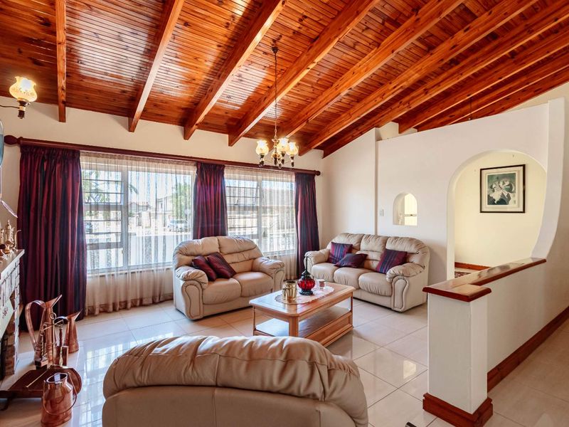 Modern Family Living with Investment Potential in the Heart of Malabar - Photo 2