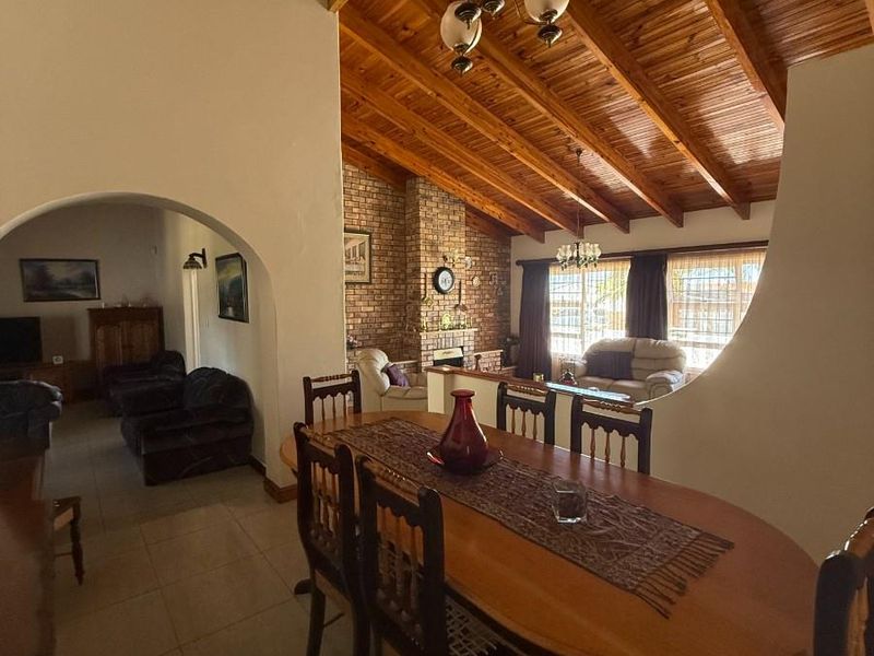 Modern Family Living with Investment Potential in the Heart of Malabar - Photo 9