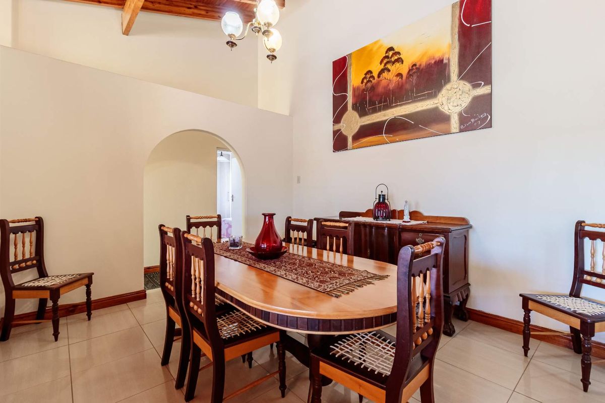 Modern Family Living with Investment Potential in the Heart of Malabar - Photo 4
