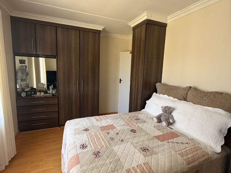 Modern Family Living with Investment Potential in the Heart of Malabar - Photo 10