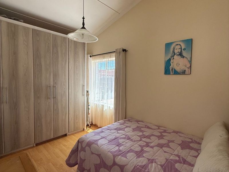 Modern Family Living with Investment Potential in the Heart of Malabar - Photo 7