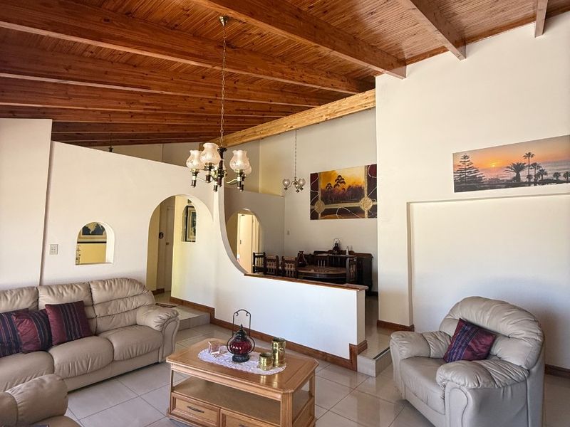 Modern Family Living with Investment Potential in the Heart of Malabar - Photo 2