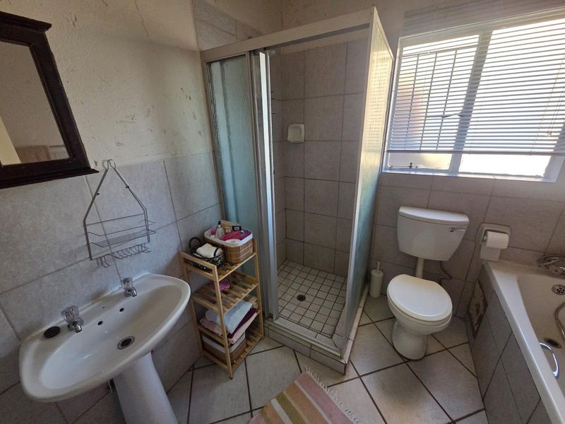 2 Bedroom Townhouse for Sale in Amberfield Glen - Photo 6