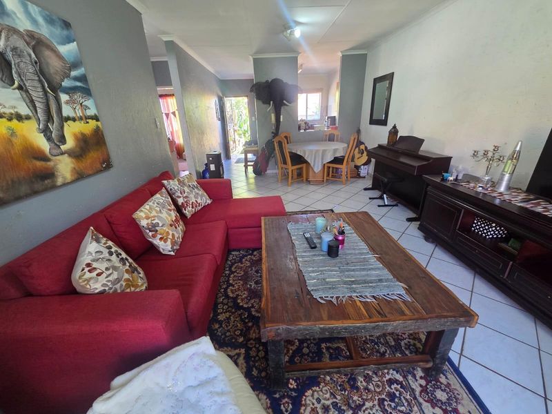 2 Bedroom Townhouse for Sale in Amberfield Glen - Photo 3
