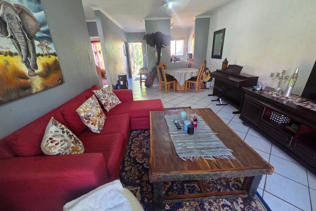 2 Bedroom Townhouse for Sale in Amberfield Glen - Photo 3