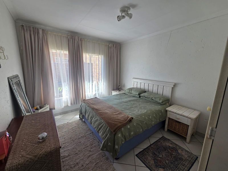 2 Bedroom Townhouse for Sale in Amberfield Glen - Photo 4