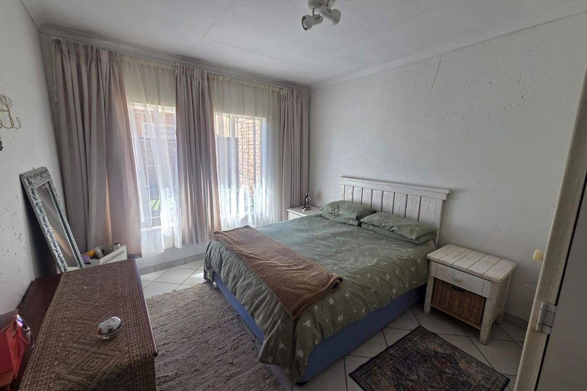 2 Bedroom Townhouse for Sale in Amberfield Glen - Photo 4