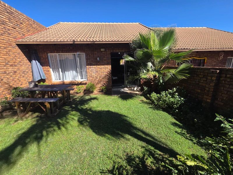 2 Bedroom Townhouse for Sale in Amberfield Glen - Photo 4