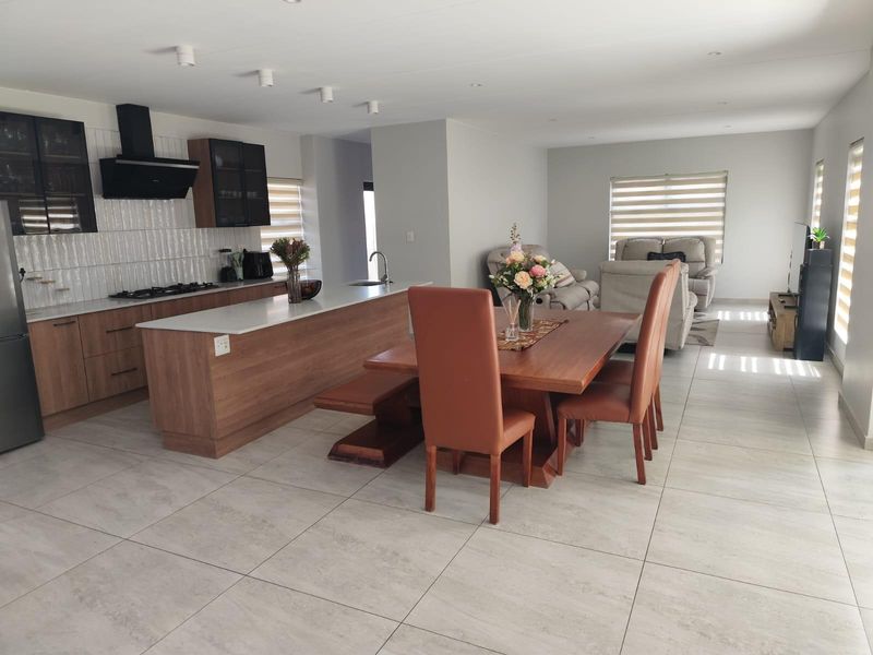 House To Rent in Carlswald, Midrand - Photo 9