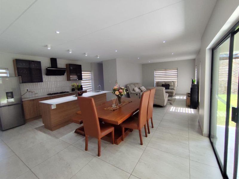 House To Rent in Carlswald, Midrand - Photo 8