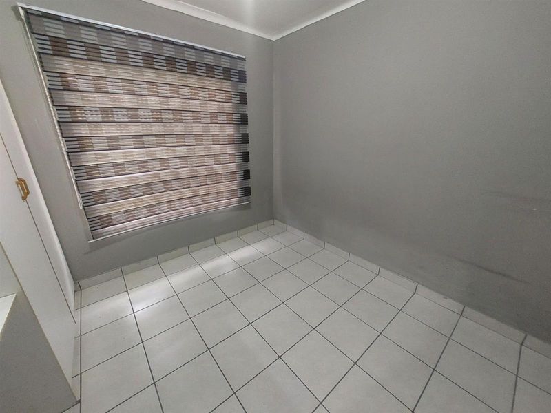 2 bed 1 bath Apartment To Rent in Lincoln Meade - Photo 10