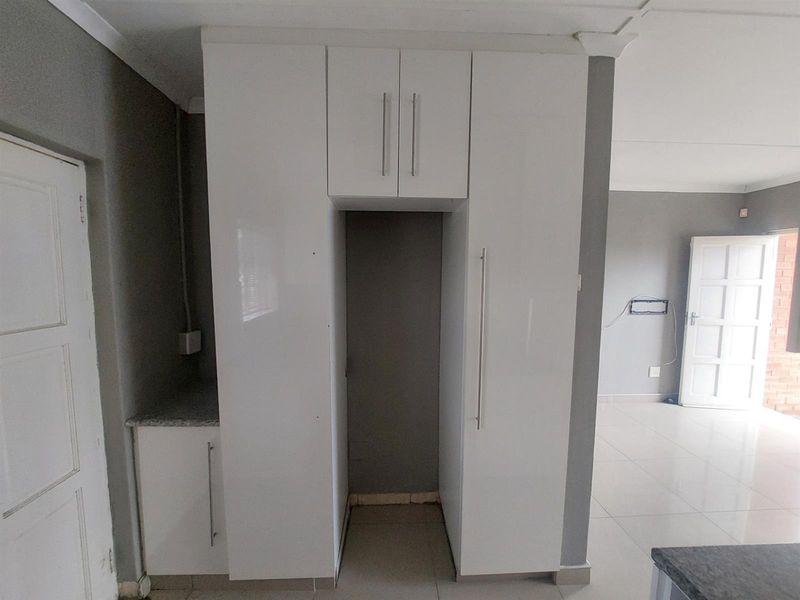 2 bed 1 bath Apartment To Rent in Lincoln Meade - Photo 8