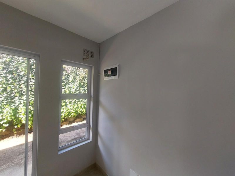 1 bed 1 bath Apartment To Rent in upmarket Chase Valley - Photo 5