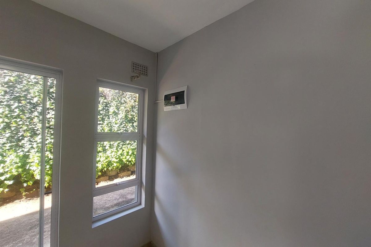 1 bed 1 bath Apartment To Rent in upmarket Chase Valley - Photo 5