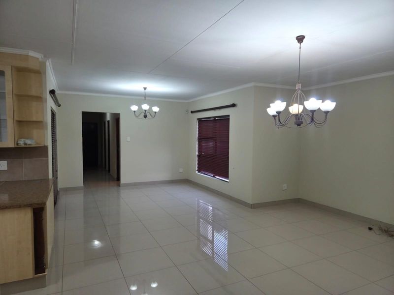 House On Auction in Helderwyk, Brakpan - Photo 8