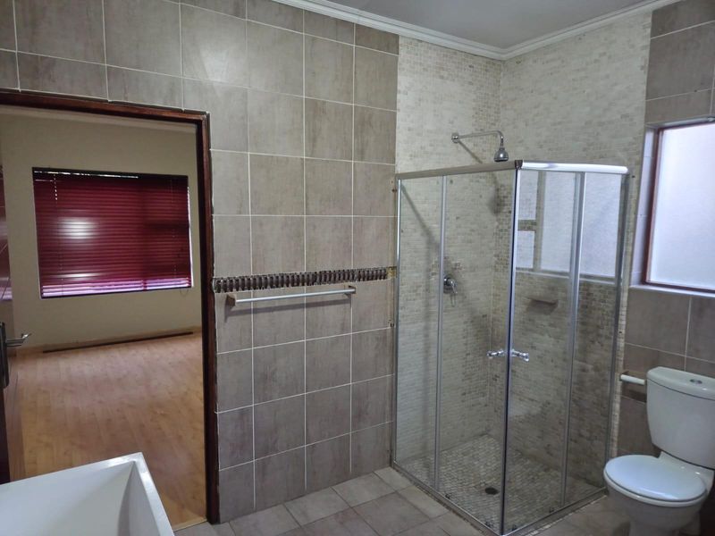 House On Auction in Helderwyk, Brakpan - Photo 9