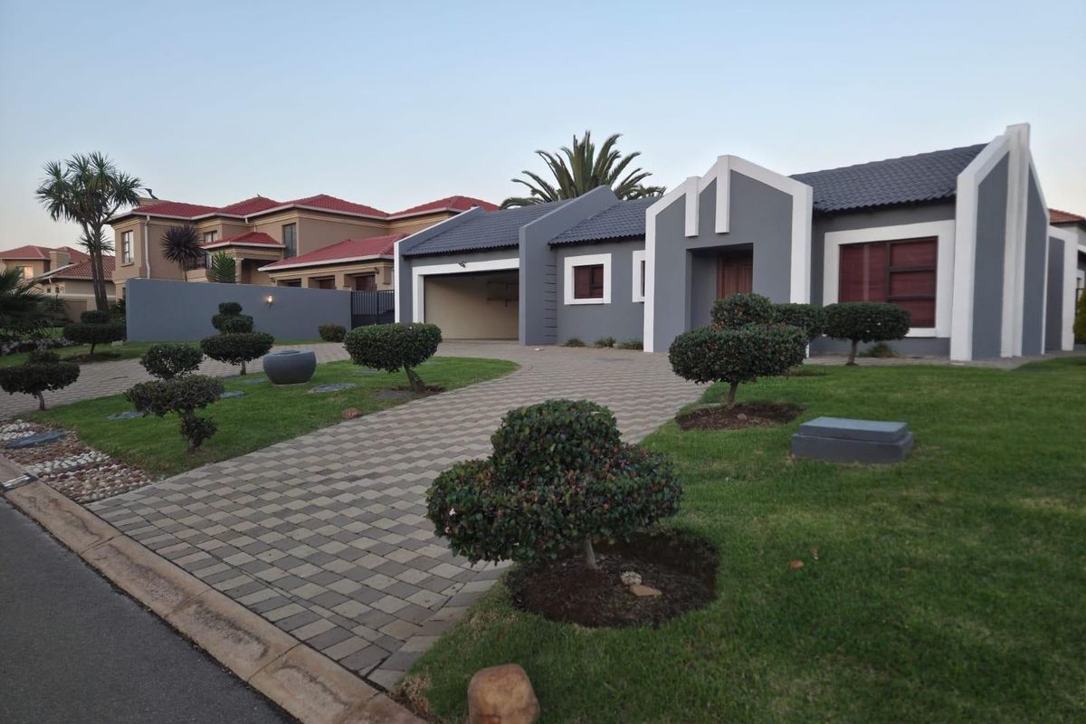 House On Auction in Helderwyk, Brakpan - Photo 2