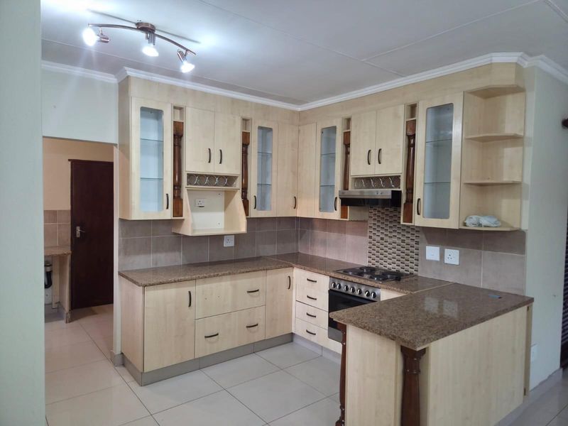 House On Auction in Helderwyk, Brakpan - Photo 3