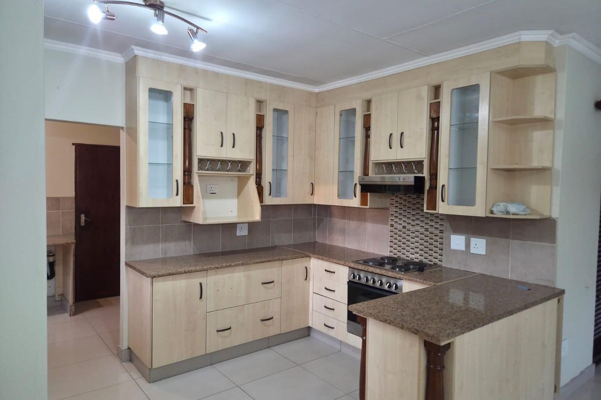 House On Auction in Helderwyk, Brakpan - Photo 3