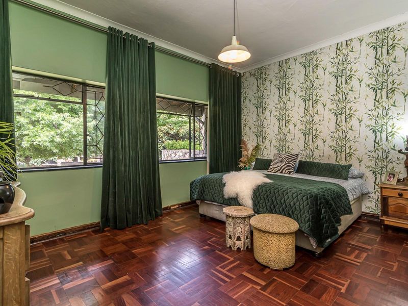 Four Bedroom Family Home in Hurlingham with Five Income Generating Guest Suites - Photo 7