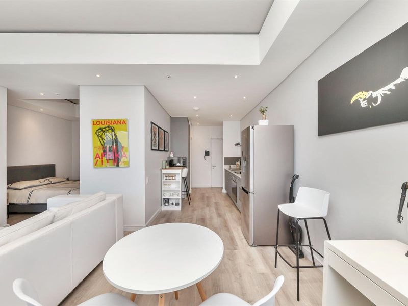 Furnished 1 Bedroom Apartment on the 23rd Floor - Harbour Arch - Photo 8