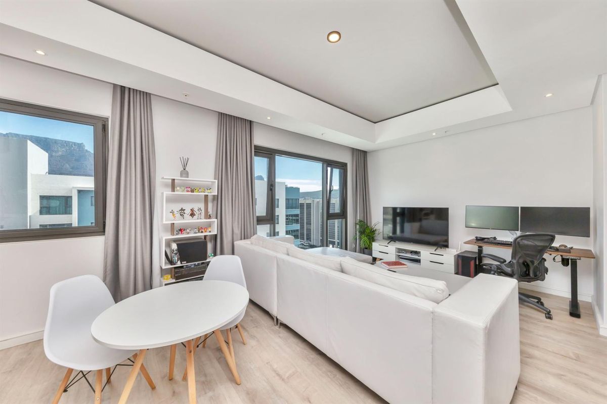 Furnished 1 Bedroom Apartment on the 23rd Floor - Harbour Arch - Photo 2